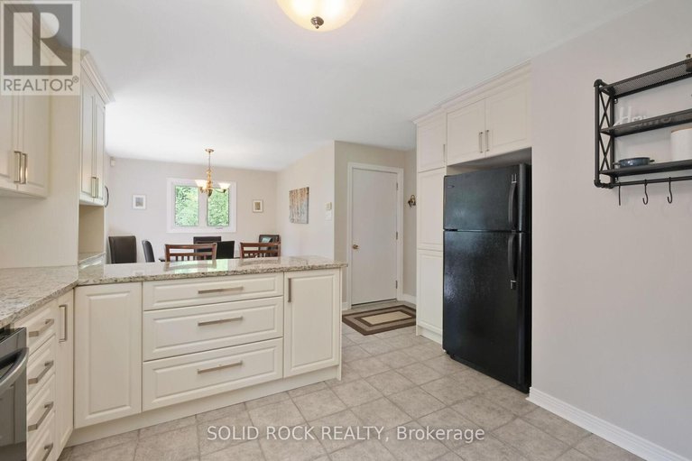 28631111/209-deerwood-drive/fitzroy-ward-south-west/ottawa/ontario/K0A2H0_17