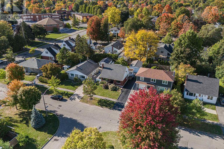 28972487/921-wingate-drive/elmvale-acresurbandale/ottawa/ontario/K1G1S6_29