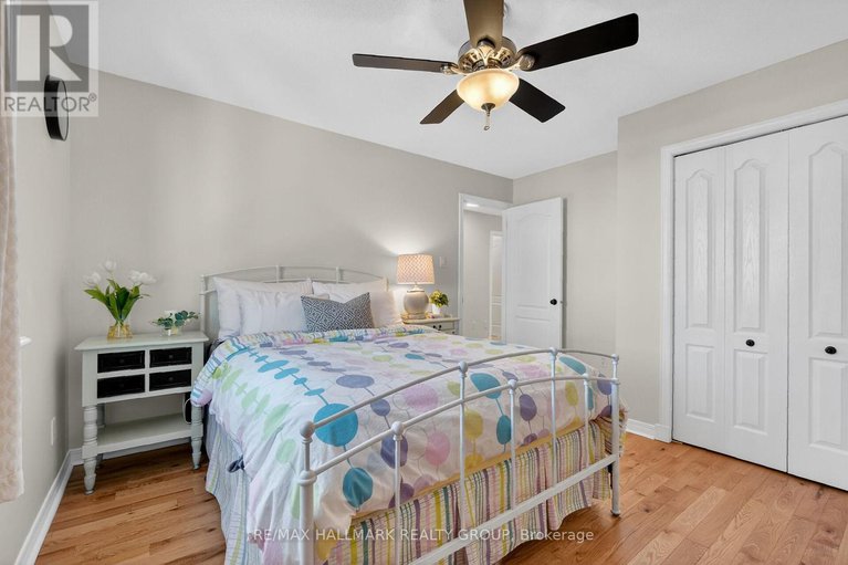 29352241/1952-schroeder-crescent/springridgeeast-village/ottawa/ontario/K4A4P7_40