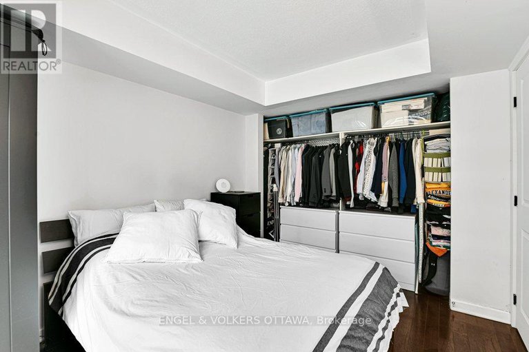 28044497/302-138-somerset-street-w/ottawa-centregolden-triangle/ottawa/ontario/K2P0A3_21