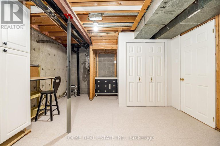 29239640/22-550-straby-avenue/overbrookcastle-heights/ottawa/ontario/K1K1H1_38