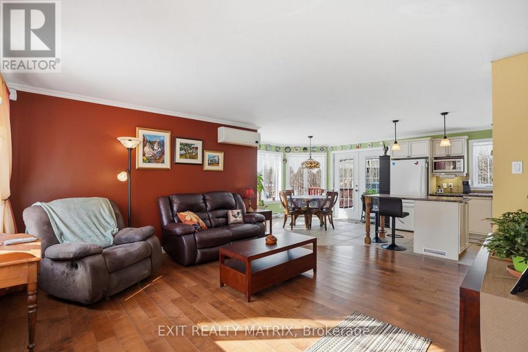 29431063/8150-montee-lemieux-road/east-hawkesbury/ontario/K0B1M0_6