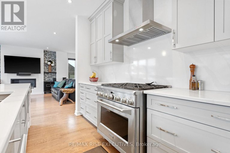 28284829/165-finsbury-avenue/stittsville-south/ottawa/ontario/K2S2P5_15