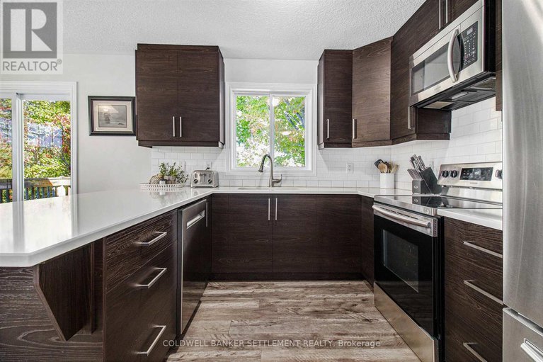 28952555/164-brittany-street/drummond-n-elmsley-drummond-twp/drummondnorth-elmsley/ontario/K7C4K9_14