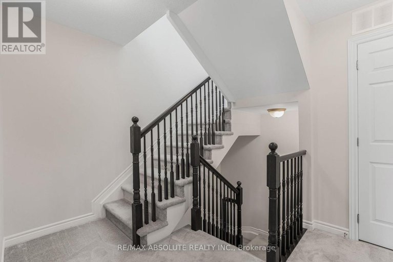 29213898/605-makwa-private/cfb-rockcliffe-and-area/ottawa/ontario/K1K5A4_13