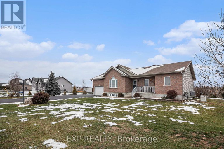 28990239/2003-farisita-drive/vars-village/ottawa/ontario/K0A3H0_3