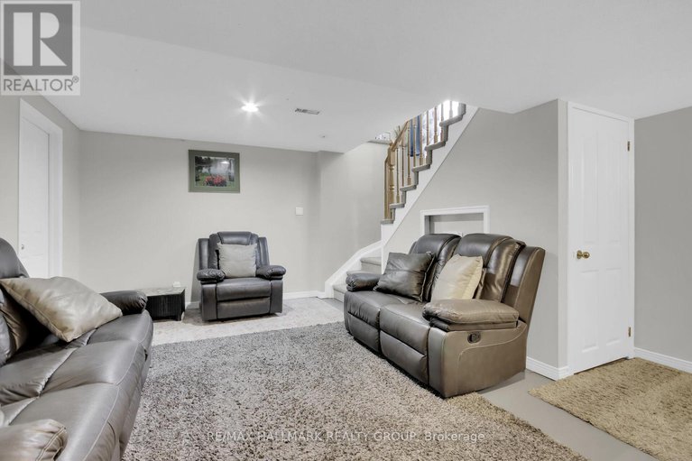 28570311/4320-owl-valley-drive/riverside-southgloucester-glen/ottawa/ontario/K1V1L8_35