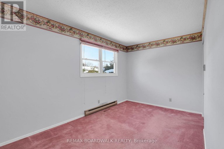 29432299/116-old-colony-road/glencairnhazeldean/ottawa/ontario/K2L1M2_26