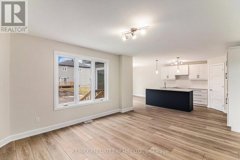 28906373/615-geneva-crescent/embrun/russell/ontario/K0A1W0_5