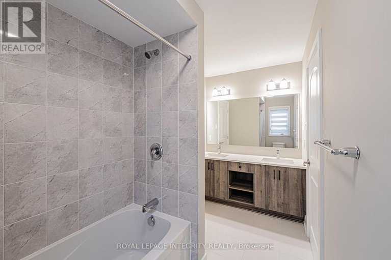 28842717/709-fenwick-way/stonebridge/ottawa/ontario/K2J7E2_30