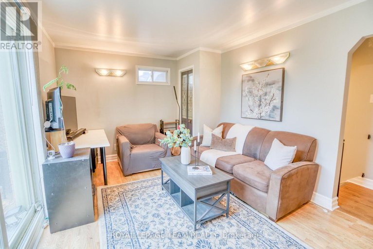 29083741/12-oakview-avenue/meadowlandscrestview/ottawa/ontario/K2G3A1_19