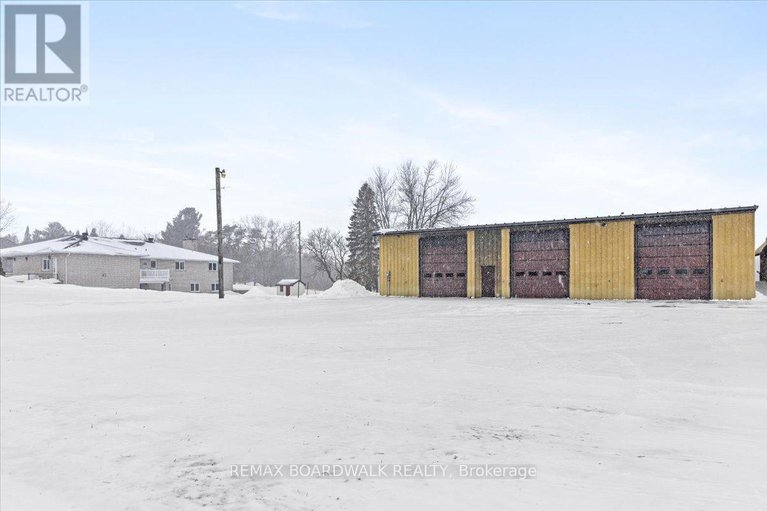 29358697/4547-carlsbad-lane/sarsfieldbearbrook/ottawa/ontario/K0A3H0_46