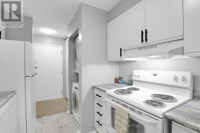 29220948/415-216-viewmount-drive/borden-farmstewart-farmcarleton-heightsparkwood-hills/ottawa/ontario/K2E7X4_18