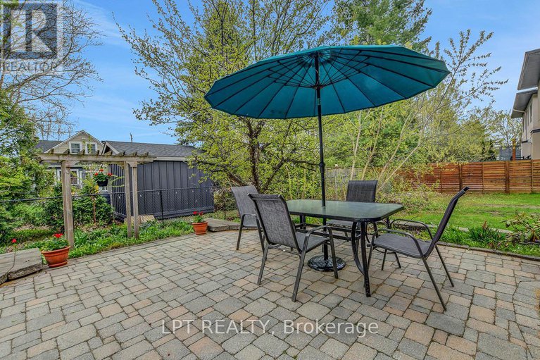 28311107/10a-ashburn-drive/borden-farmstewart-farmcarleton-heightsparkwood-hills/ottawa/ontario/K2E6N3_45