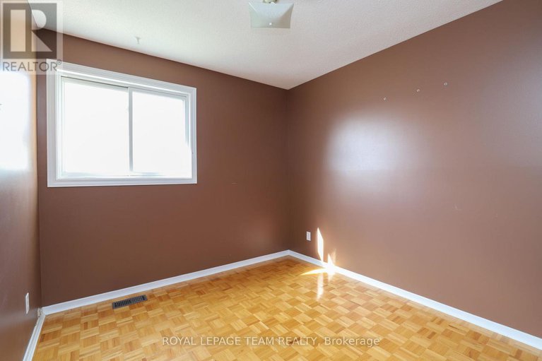 28562833/39-benlark-road/on-the-green/ottawa/ontario/K2J2L5_26