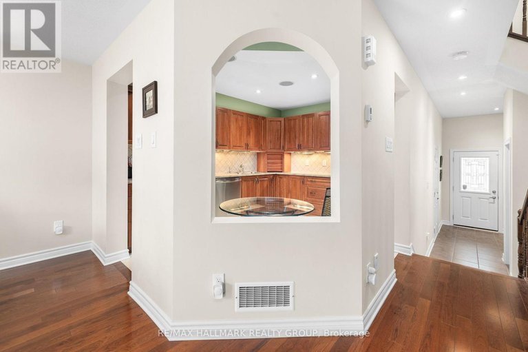 29648631/548-langelier-avenue/mer-bleuebradley-estatesanderson-park/ottawa/ontario/K1W0E7_12