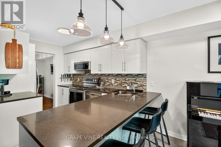 28898815/19-fieldberry-private/stonebridge/ottawa/ontario/K2J5E7_19
