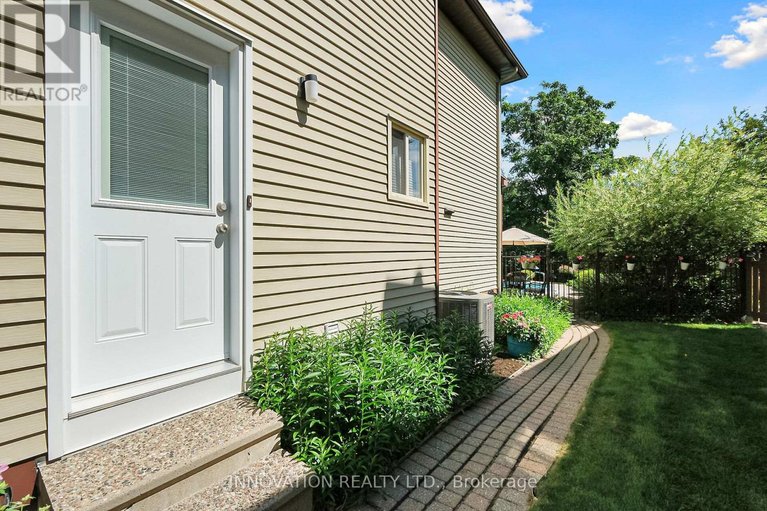 29674454/1698-teakdale-avenue/chapel-hill/ottawa/ontario/K1C6M4_35