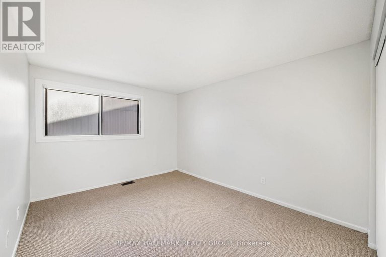 29385711/75-1348-bethamy-lane/beacon-hill-south/ottawa/ontario/K1J8P4_29