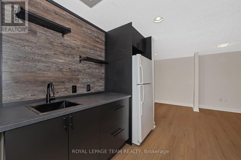 28624547/1825-yale-avenue/urbandale-acres/ottawa/ontario/K1H6S3_38