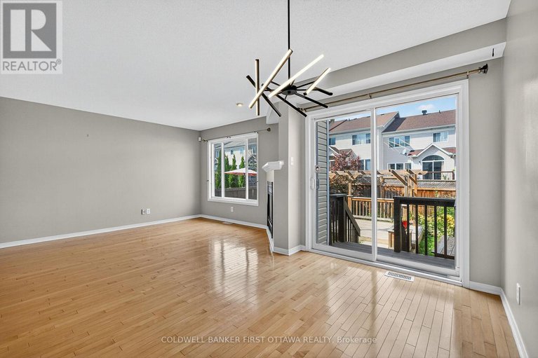 29109622/1249-klondike-road/morgans-grantsouth-march/ottawa/ontario/K2W1E1_17