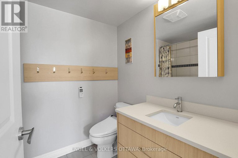 29414467/202-195-besserer-street/sandy-hill/ottawa/ontario/K1N0B6_17