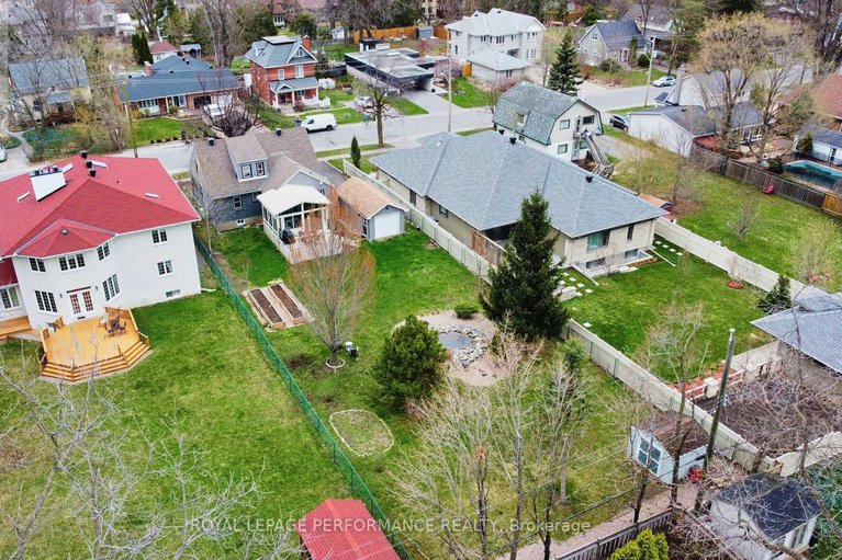 28237794/328-pleasant-park-road/alta-vistafaircrest-heights/ottawa/ontario/K1H5M8_30