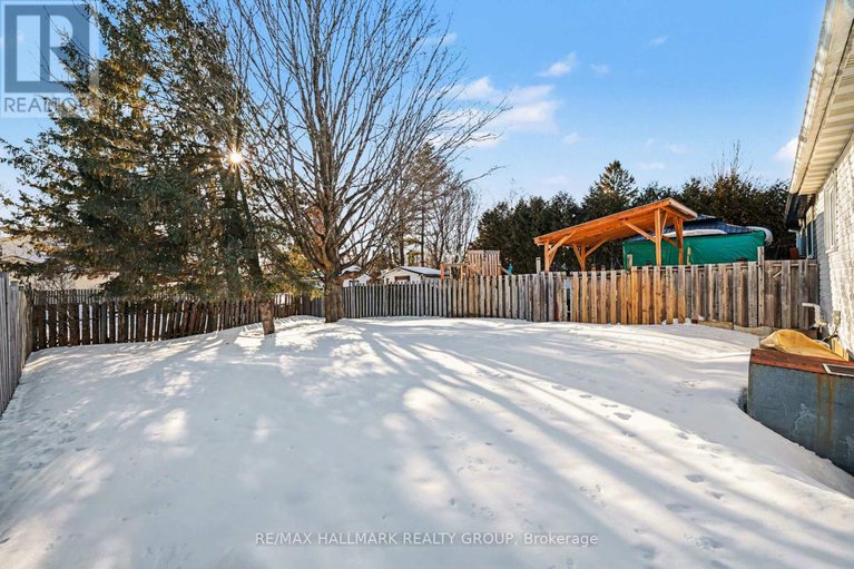 29438664/31-dundegan-drive/glencairnhazeldean/ottawa/ontario/K2L1P7_15