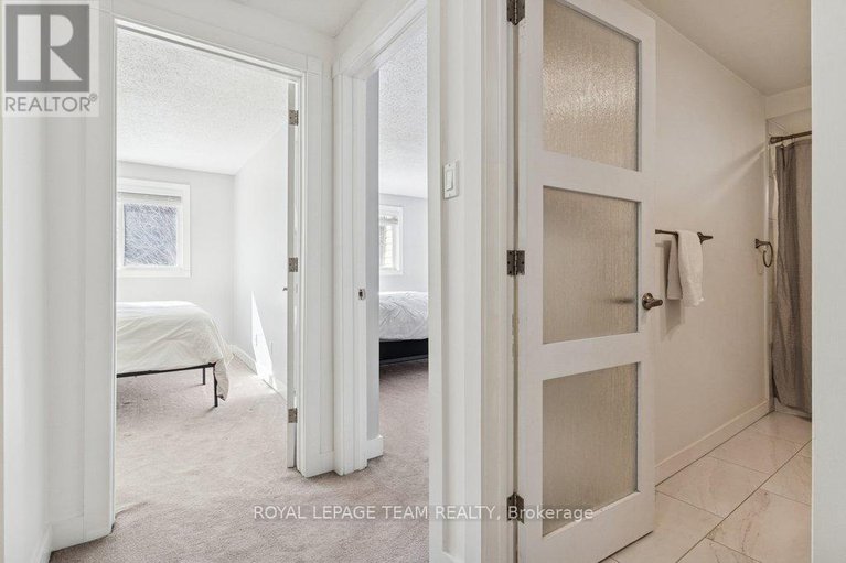 29406078/109-15b-forester-crescent/westcliffe-estates/ottawa/ontario/K2H8Y1_16