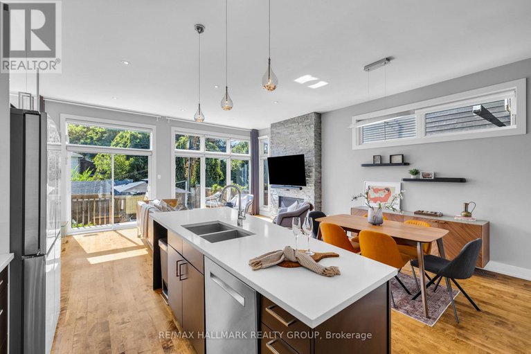28838625/42b-young-street/west-centre-town/ottawa/ontario/K1S3H7_7