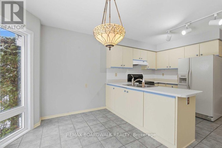 29379156/1707-des-perdrix-crescent/orleanssunridge/ottawa/ontario/K1C5E3_17