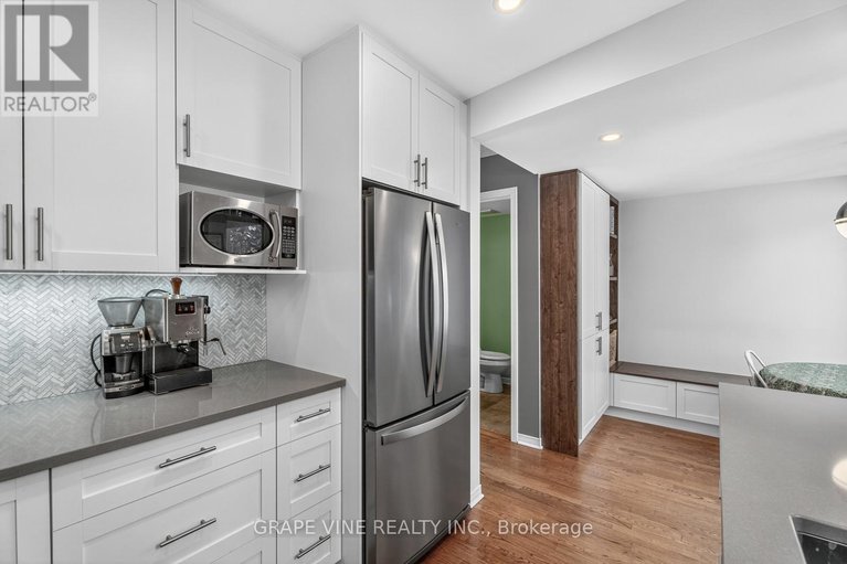 28747677/4-radstock-private/ottawa-centre/ottawa/ontario/K1R5J8_24
