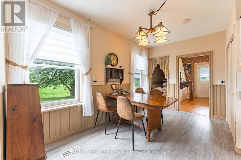 28683667/21580-seven-hills-road/north-glengarry-lochiel-twp/north-glengarry/ontario/K0B1R0_21