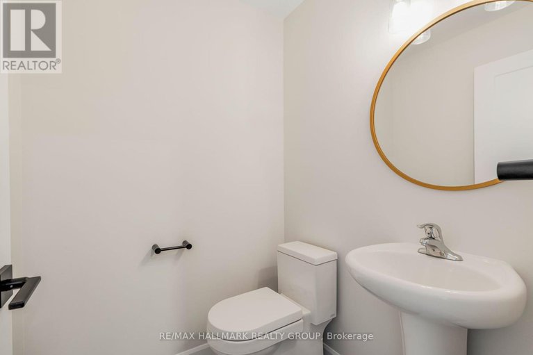 28711470/404-premiere-lane/town-of-rockland/clarence-rockland/ontario/K4K0M7_4
