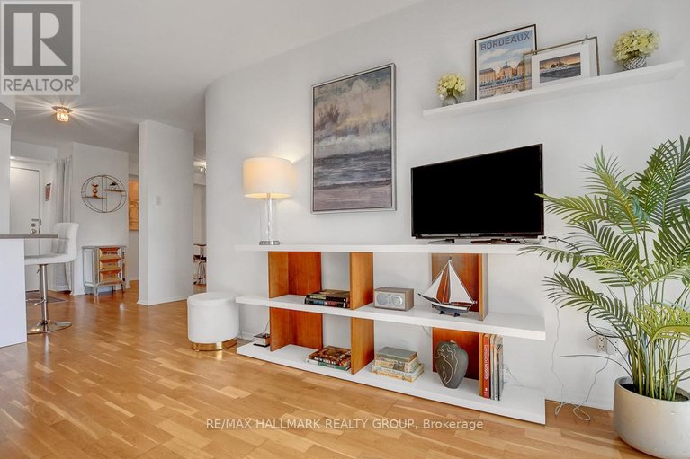 29462515/504-222-guigues-avenue/lower-townbyward-market/ottawa/ontario/K1N5J2_16