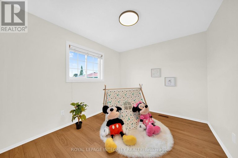 29553910/15-tarquin-crescent/westcliffe-estates/ottawa/ontario/K2H8J7_26