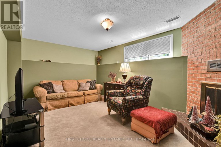 28651586/1631-wainfleet-street/chateauneuf/ottawa/ontario/K1C3G3_28