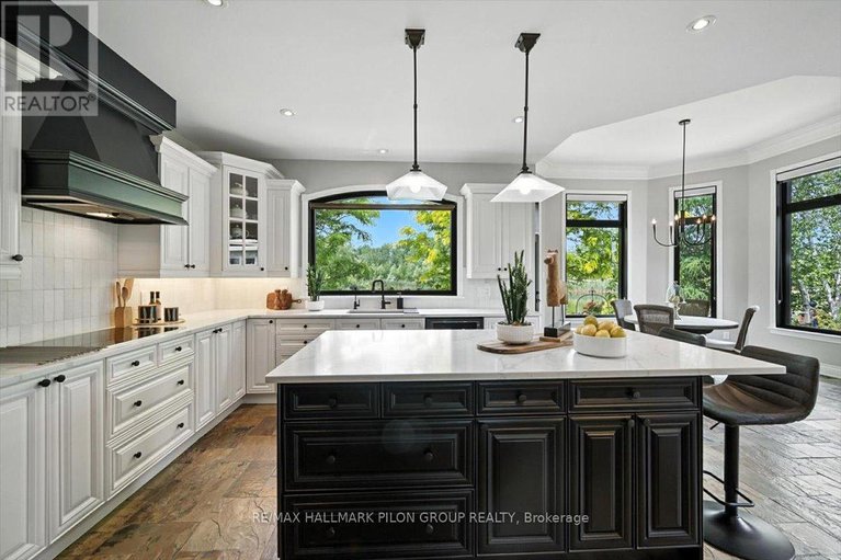 28617351/6893-sparkling-lake-way/greely/ottawa/ontario/K4P1R7_12