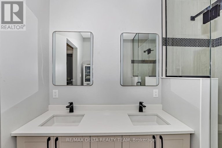 29012962/4645-mcneely-rd-road/sarsfieldbearbrook/ottawa/ontario/K4B1J1_18