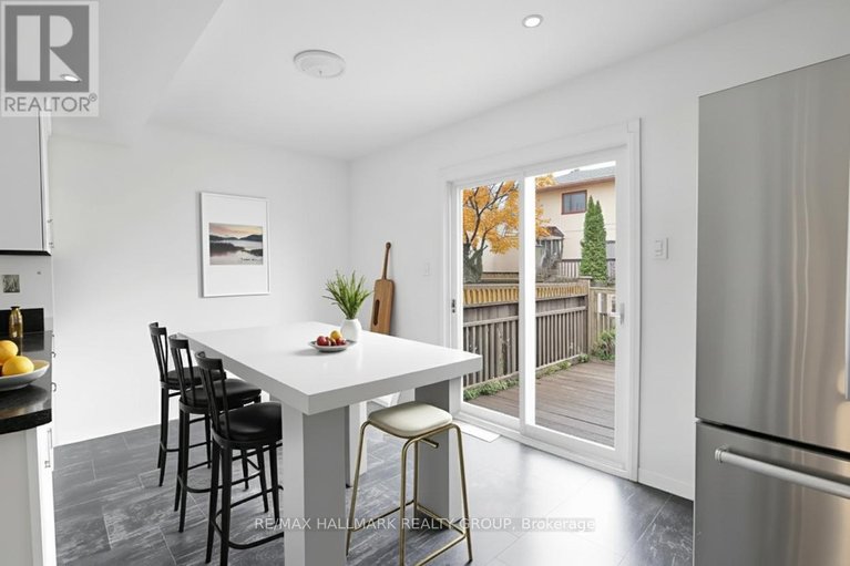 29565286/6-robina-avenue/westcliffe-estates/ottawa/ontario/K2H9R3_10