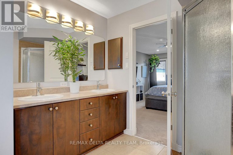 29117733/1916-montmere-avenue/notting-hillsummerside/ottawa/ontario/K4A0E7_18