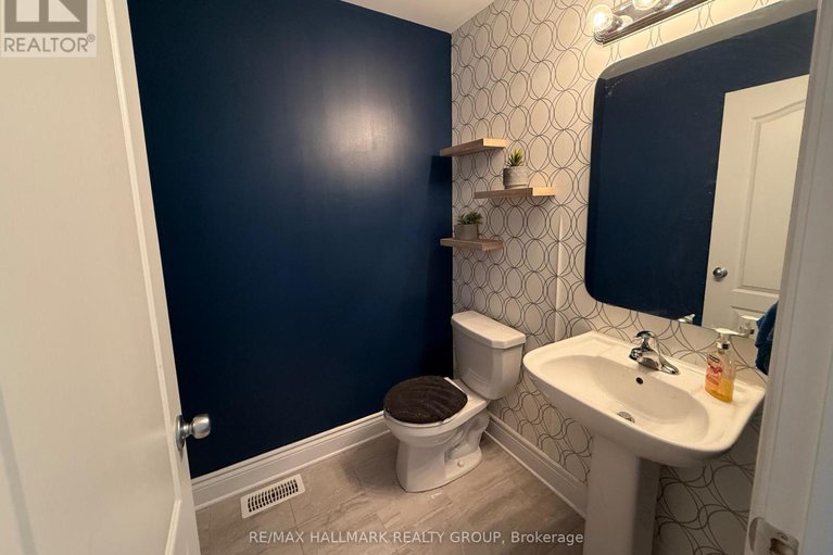 28887715/2309-marble-crescent/town-of-rockland/clarence-rockland/ontario/K4K0G9_4