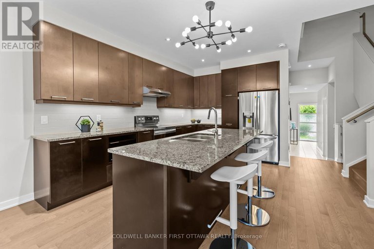 28598402/821-quartet-avenue/riverside-southgloucester-glen/ottawa/ontario/K1X0C4_12