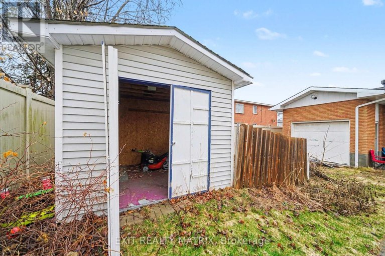 29672534/1740-saint-laurent-street/town-of-rockland/clarence-rockland/ontario/K4K1C2_33