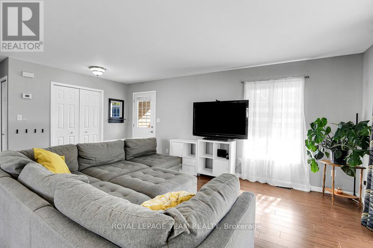 28984527/6-george-street/finch/north-stormont/ontario/K0C1K0_9