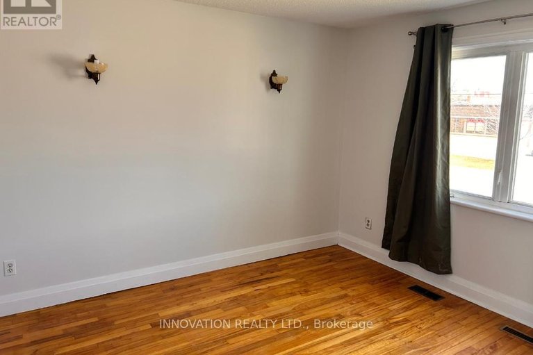 29670161/1146-gabriel-street/convent-glen-south/ottawa/ontario/K1C1K8_7