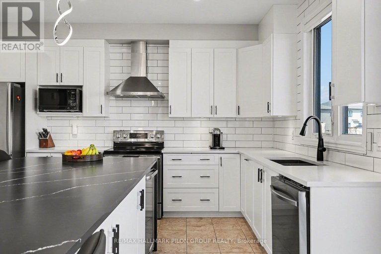 29594611/236-esturgeon-street/avalon-west/ottawa/ontario/K4A1G5_9