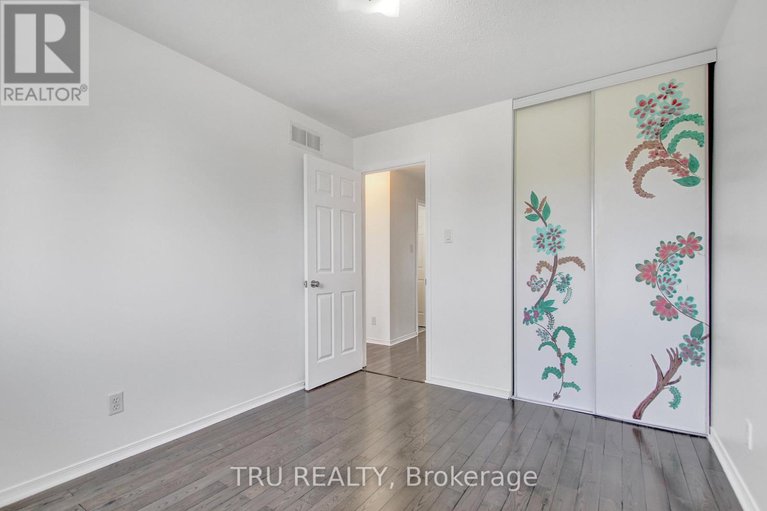 28416739/133-kinross-private/morgans-grantsouth-march/ottawa/ontario/K2K3P9_25