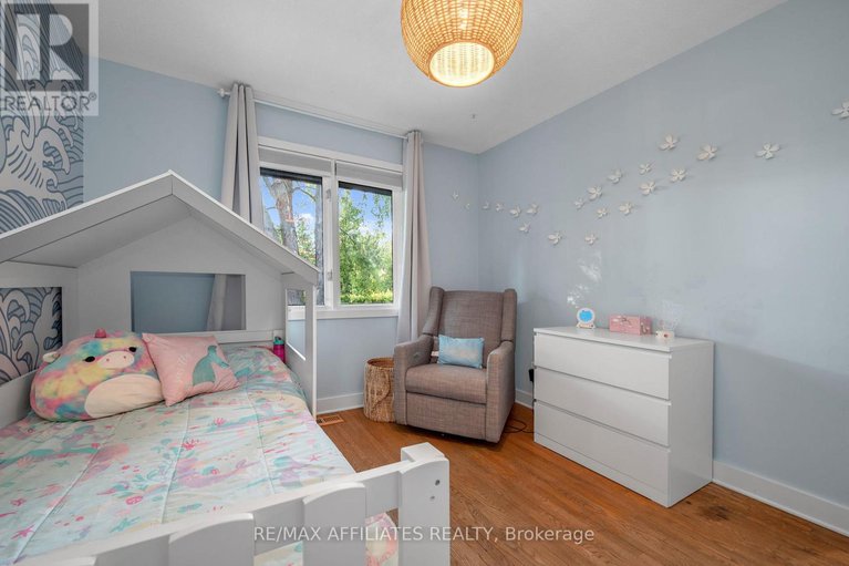 29158864/22-inuvik-crescent/katimavik/ottawa/ontario/K2L1A2_31