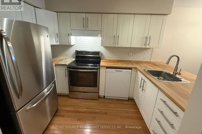 28977582/8-blue-moon-private/manor-park/ottawa/ontario/K1K4K6_2